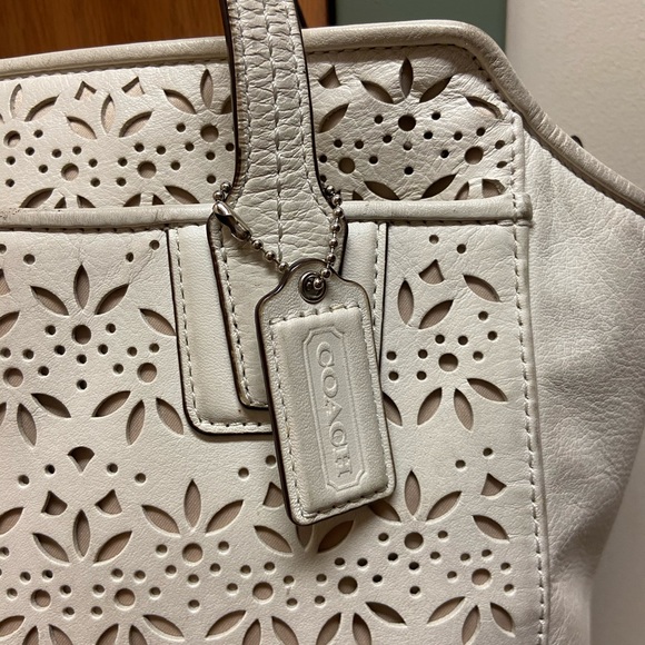COPY - Coach Ivory/White Purse - Picture 4 of 10